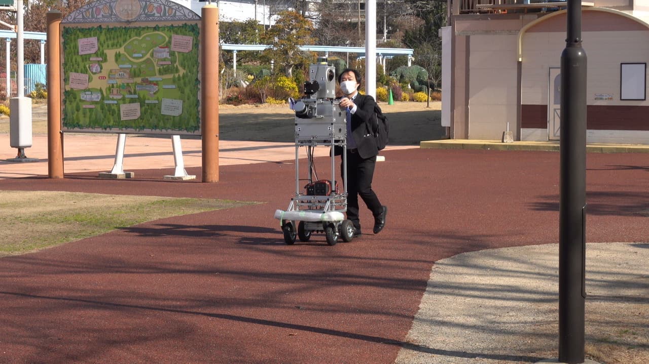 園内を計測中の様子